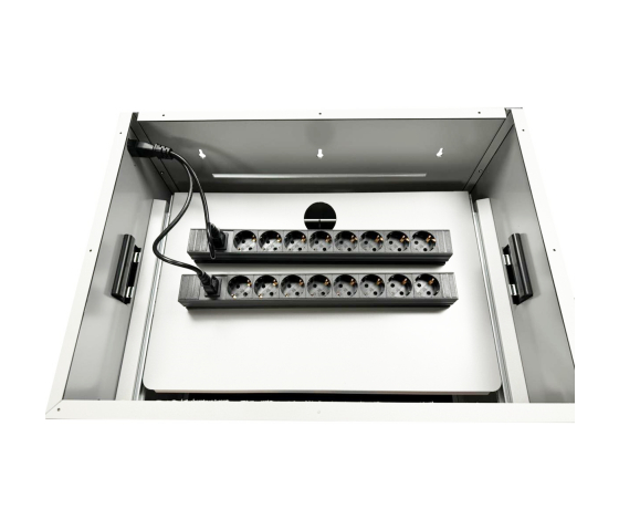 Armoire de recharge BRVD16 blanche - 16 appareils mobiles jusqu'à 17 pouces - multiprise