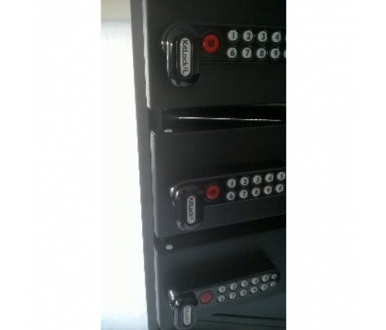 Casier de charge Leba NoteLocker 8 pour 8 appareils jusqu'à 15,6 pouces - verrouillage par code numérique