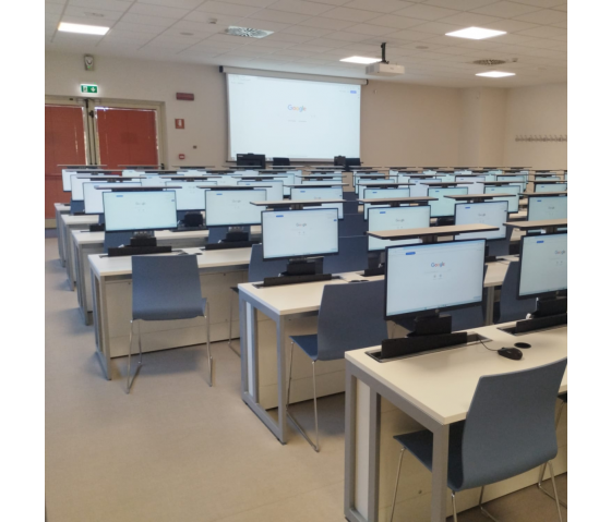 Poste informatiquer P1 avec 2 écrans escamotables électriquement - 160 (L) x 70 (P) cm