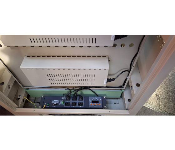 ID32UC Chariot de charge USB-C pour 32 appareils mobiles jusqu'à 15,6 pouces