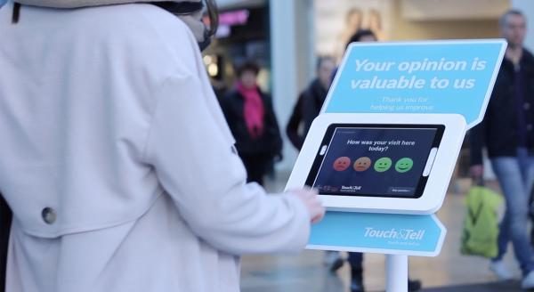 Utilisation d'un support pour tablette dans le cadre d'une enquête de satisfaction clients