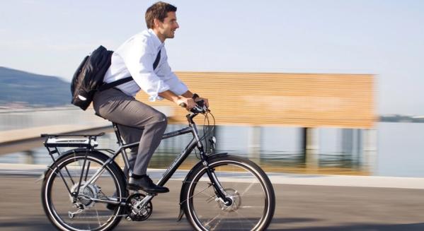 Chargement des batteries de vélo en entreprise